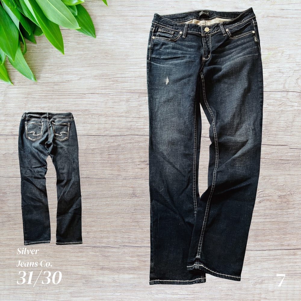 Silver Jeans. Straight leg.